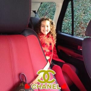 Meet your Posher, Chanel